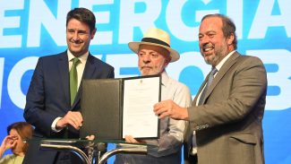 Governo renova contratos com distribuidoras de energia em 13 estados