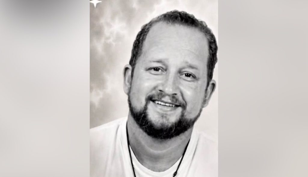 Família e amigos comunicam o falecimento de Sandro Alves de Oliveira