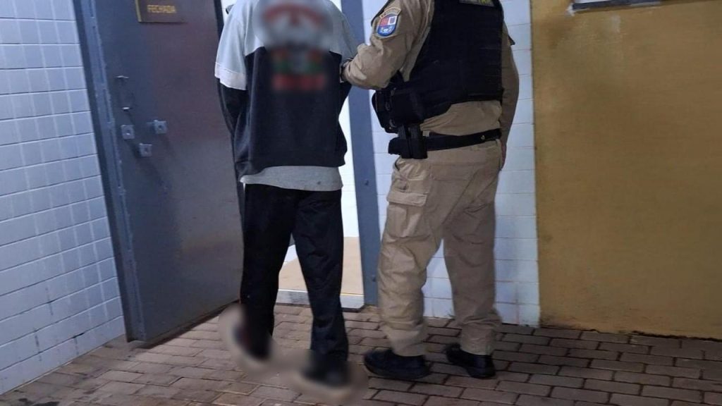 Caso de violência doméstica mobiliza PM no Bairro 14 de Novembro durante a madrugada Caso de violência doméstica mobiliza PM no Bairro 14 de Novembro durante a madrugada