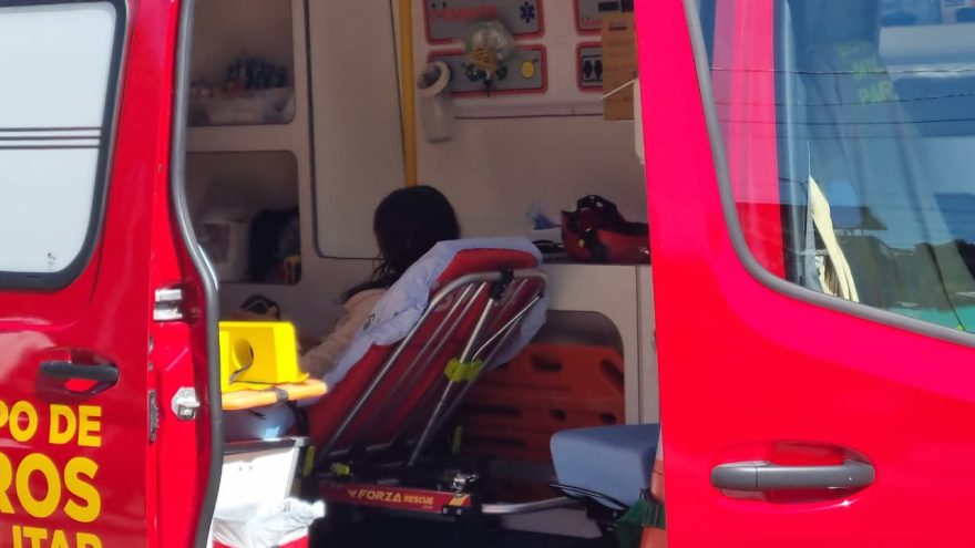 Vítima de acidente de trânsito é socorrida pelo Siate no Coqueiral