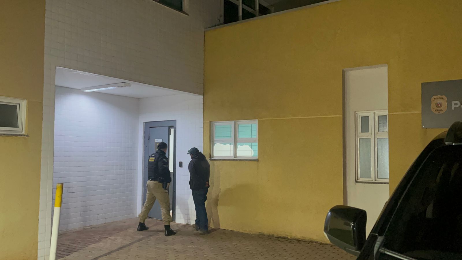 Homem é detido por embriaguez ao volante após manobras em frente à PM no distrito de Penha