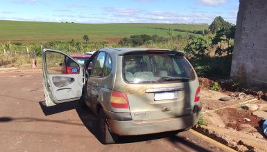 Homem com mandado de prisão é detido com carro furtado no bairro Cascavel Velho Imagem referente a Homem com mandado de prisão é detido com carro furtado no bairro Cascavel Velho