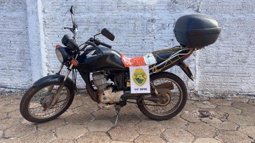 Motocicleta com alerta de furto é recuperada pela PM em Santa Terezinha de Itaipu Imagem referente a Motocicleta com alerta de furto é recuperada pela PM em Santa Terezinha de Itaipu
