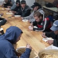 Imagem referente a Frio aumenta procura por abrigo e Lar Esperança amplia vagas para acolhimento em Foz
