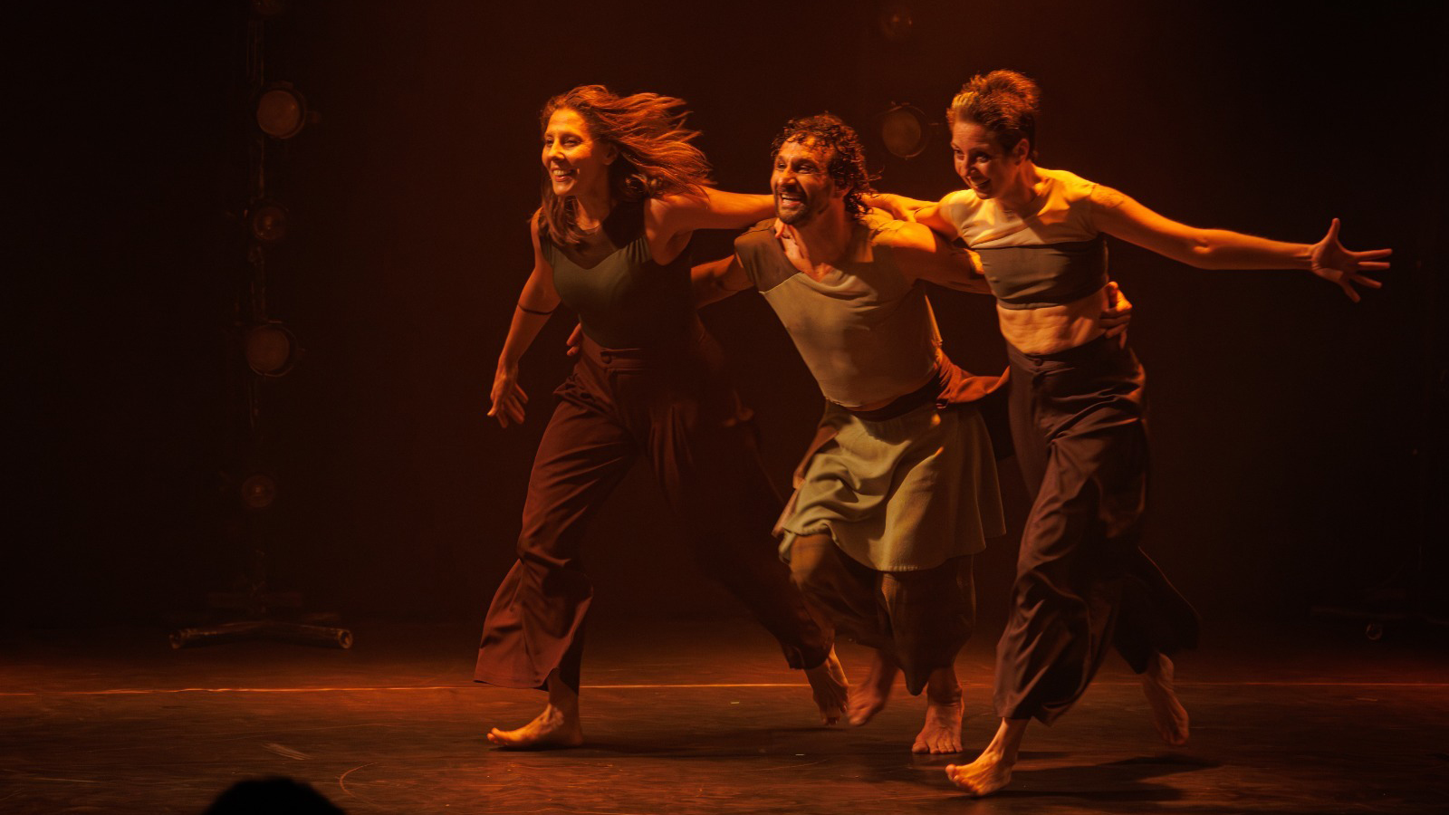 desCompanhia apresenta espetáculos gratuitos de dança em Cascavel nesta semana desCompanhia apresenta espetáculos gratuitos de dança em Cascavel nesta semana