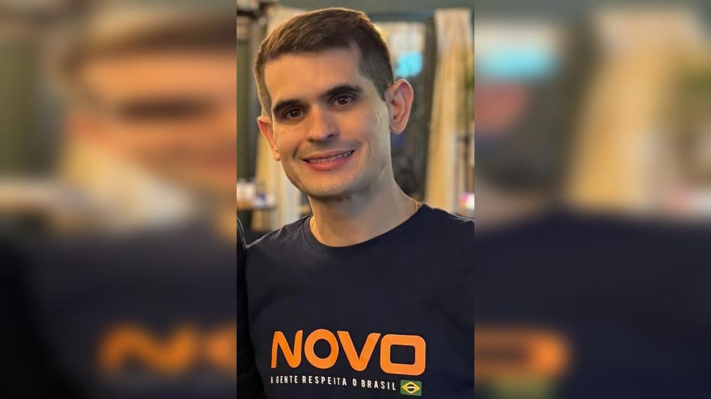 Presidente do Novo deixa governo Renato Silva