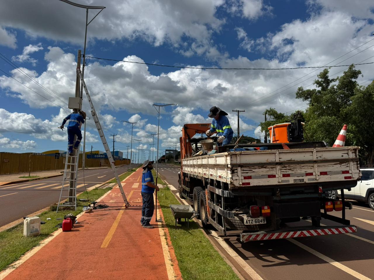 WhatsApp da Secretaria de Serviços e Obras Públicas agiliza atendimentos e reduz tempo de resposta em Cascavel WhatsApp da Secretaria de Serviços e Obras Públicas agiliza atendimentos e reduz tempo de resposta em Cascavel