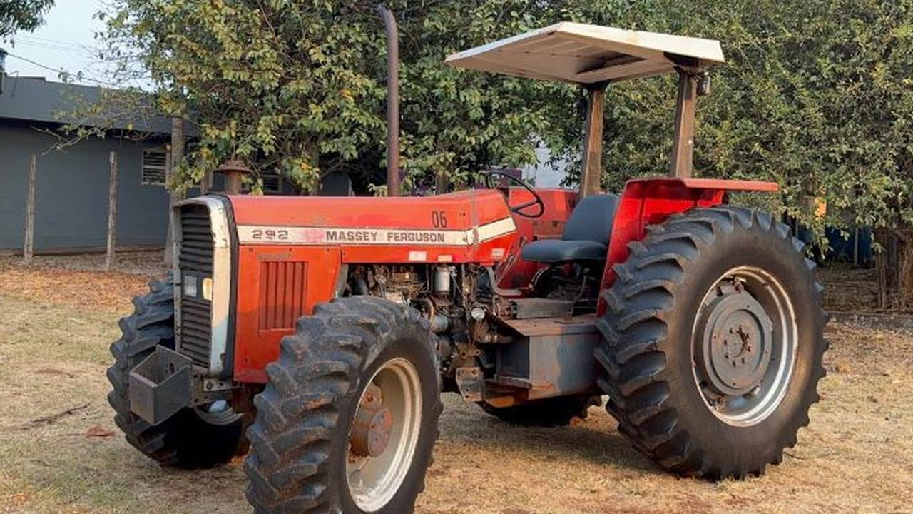 PM recupera trator furtado em propriedade rural no Oeste do Paraná