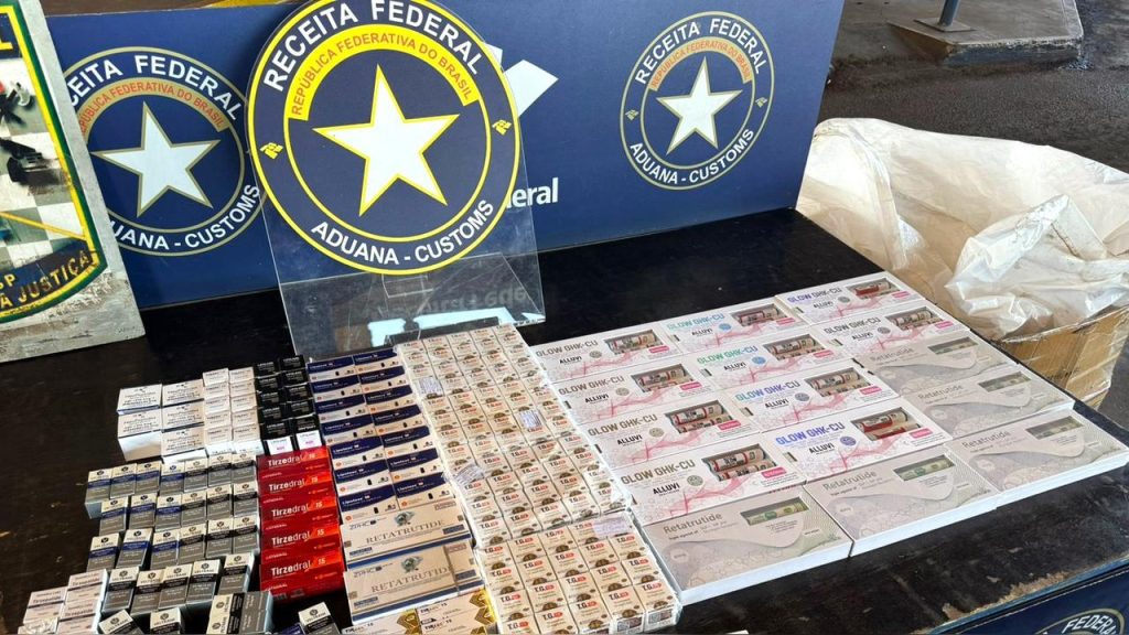 Carga de medicamentos emagrecedores é apreendida em fundo falso de van Carga de medicamentos emagrecedores é apreendida em fundo falso de van