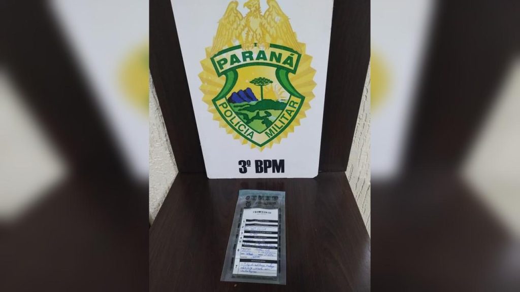 Polícia Militar apreende crack durante patrulhamento em Pato Branco Polícia Militar apreende crack durante patrulhamento em Pato Branco