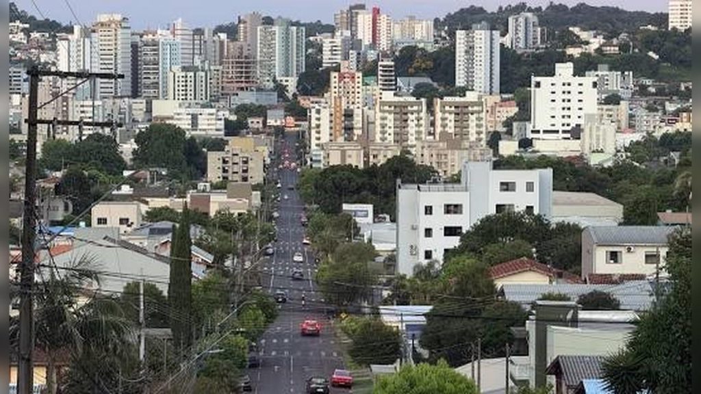 Moradores são encaminhados à delegacia após ameaça entre vizinhos Moradores são encaminhados à delegacia após ameaça entre vizinhos
