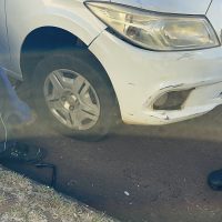 Imagem referente a Carro e moto se envolvem em colisão no Riviera