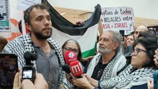 Ativista Thiago Ávila volta ao país após prisão em Israel