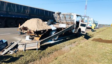 Imagem referente a Colisão traseira é registrada na BR-277, entre Cascavel e Santa Tereza do Oeste