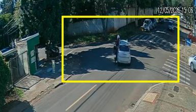 Câmera flagra acidente que deixou motociclista ferida no Parque São Paulo Imagem referente a Câmera flagra acidente que deixou motociclista ferida no Parque São Paulo