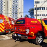 Estado grave de paciente faz médico dos Bombeiros encontrar ambulância no meio do trajeto Imagem referente a Estado grave de paciente faz médico dos Bombeiros encontrar ambulância no meio do trajeto