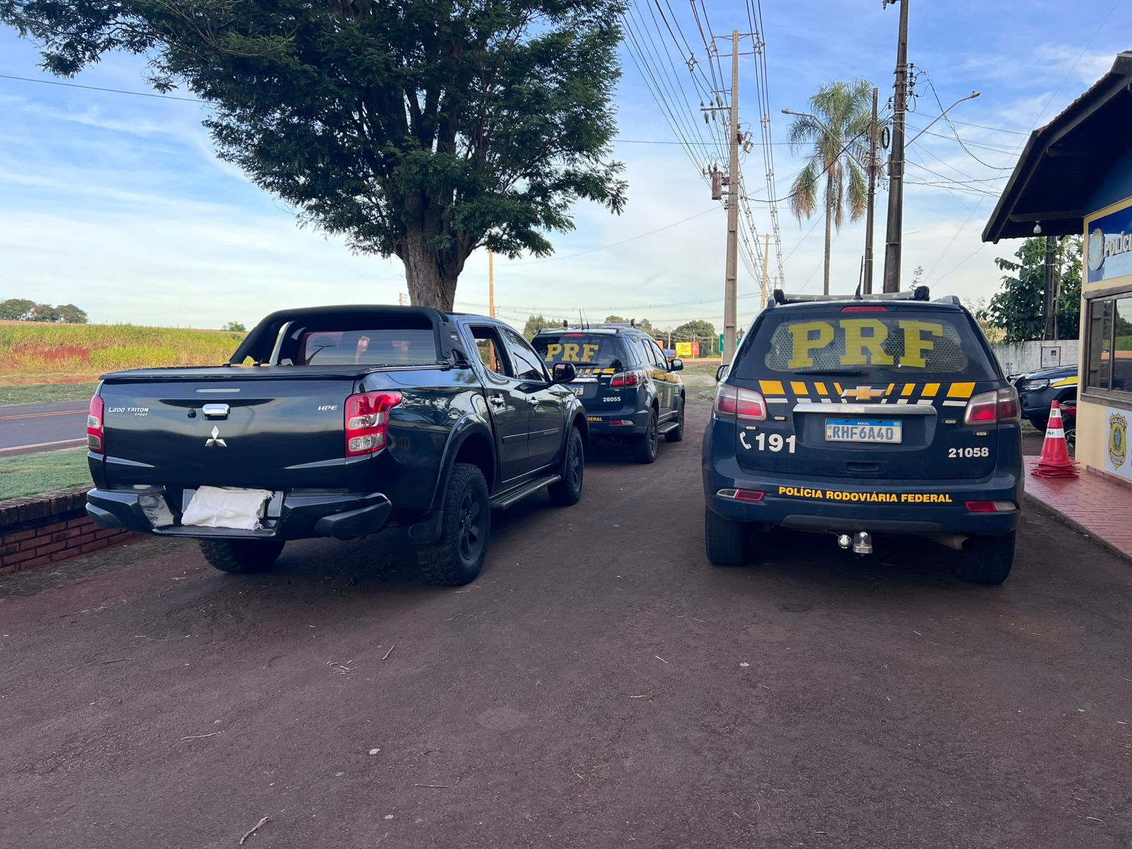 PRF evita tragédia e prende jovem após perseguição na BR-163 Imagem referente a PRF evita tragédia e prende jovem após perseguição na BR-163