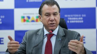 Brasil fecha 2025 com aumento de 5% no estoque de empregos
