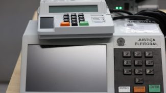 Pesquisa aponta que fake news sobre eleições miram urnas eletrônicas