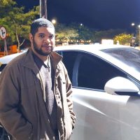 Imagem referente a Enquanto muitos dormem, motoristas de aplicativo mantêm a cidade em movimento durante a madrugada