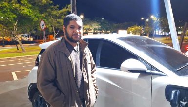 Imagem referente a Enquanto muitos dormem, motoristas de aplicativo mantêm a cidade em movimento durante a madrugada