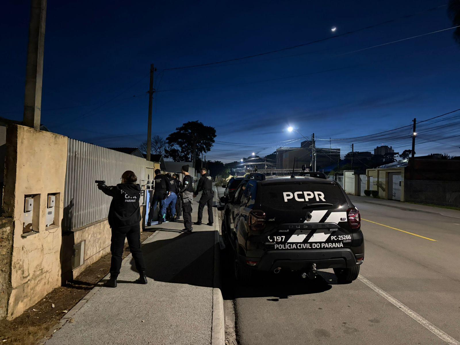 Homem é preso em Pinhais por armazenar e produzir material de abuso infantil, diz Polícia Civil Homem é preso em Pinhais por armazenar e produzir material de abuso infantil, diz Polícia Civil