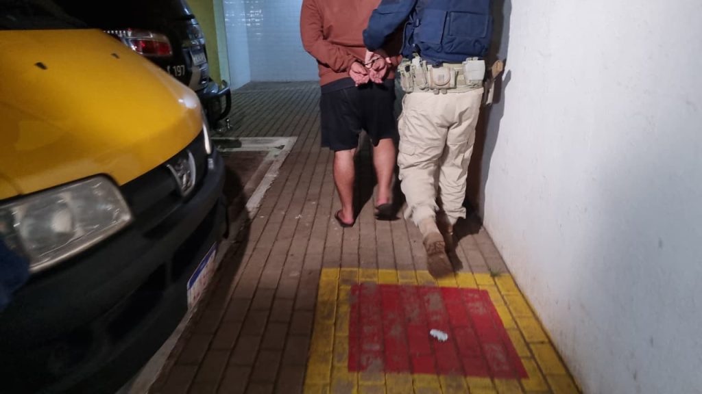 PRF apreende 166 kg de maconha escondidos em carga de embalagens na BR-277