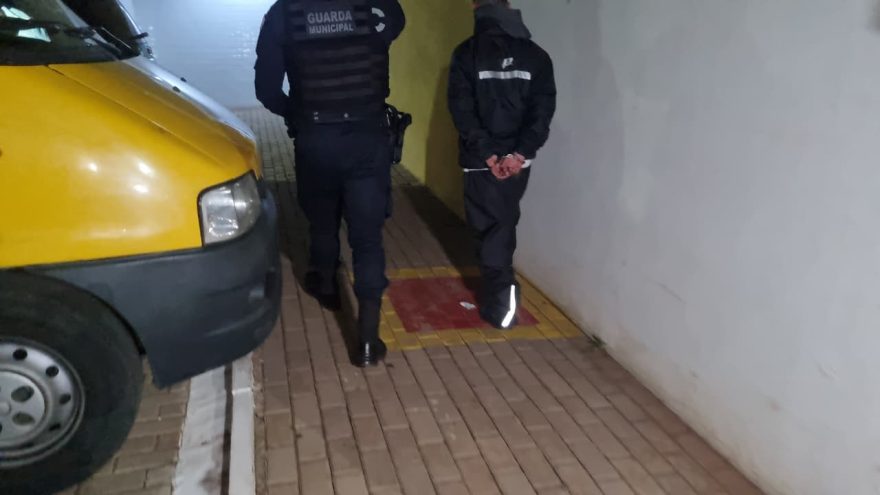 Delivery: Jovem é preso pela Guarda Municipal suspeito de tráfico de drogas no Santa Cruz