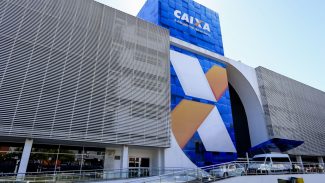 Caixa e BB liberam abono salarial para nascidos em maio e junho