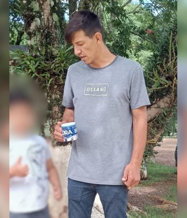 Imagem referente a Mãe pede ajuda para encontrar filho que está desaparecido há cinco dias
