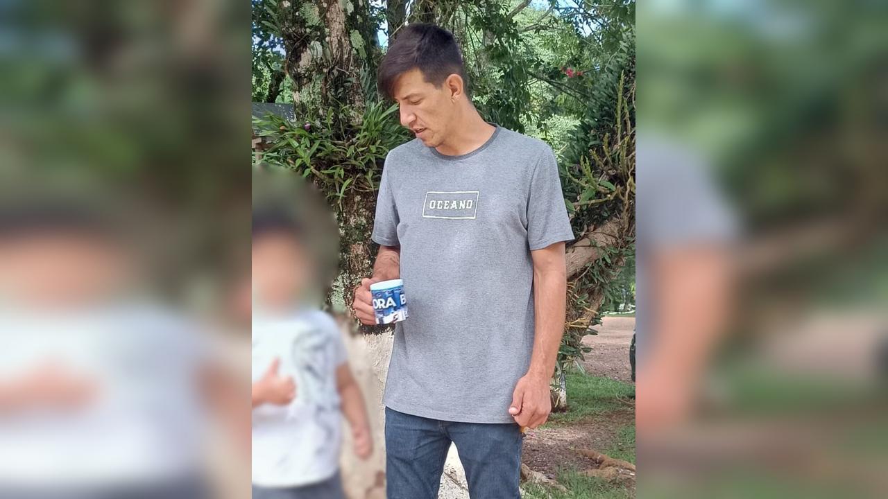 Imagem referente a Mãe pede ajuda para encontrar filho que está desaparecido há cinco dias