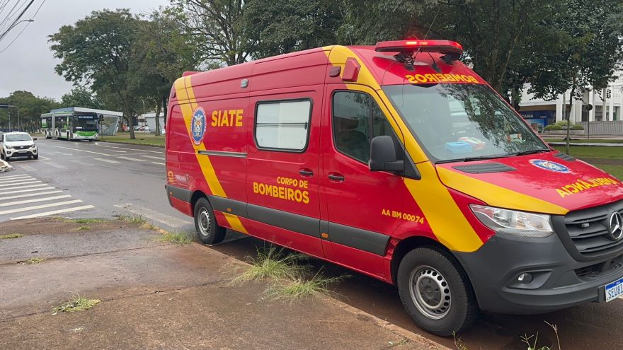 Idoso de 85 anos é socorrido ao sofrer queda dentro do ônibus do transporte coletivo