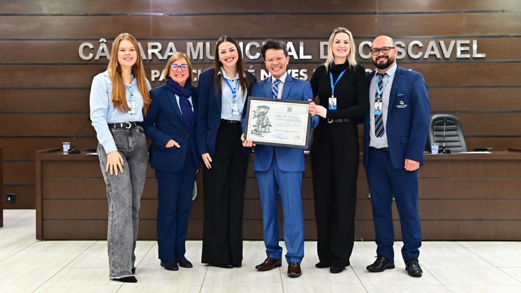 Banco de Olhos recebe homenagem da Câmara de Cascavel em celebração aos 20 anos de atuação