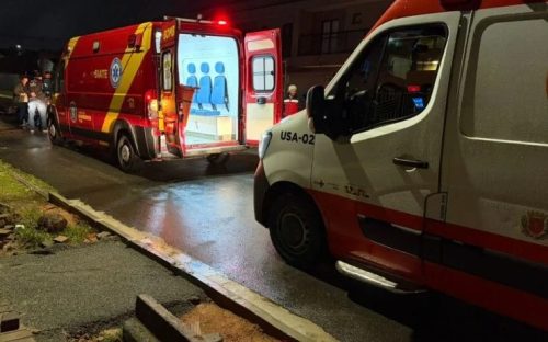 Motociclista fica gravemente ferido após bater em caminhão parado Imagem referente a Motociclista fica gravemente ferido após bater em caminhão parado