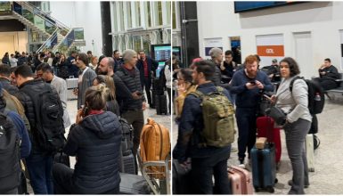 Imagem referente a Caos no Aeroporto: cancelamento de voo da Latam deixa passageiros sem atendimento