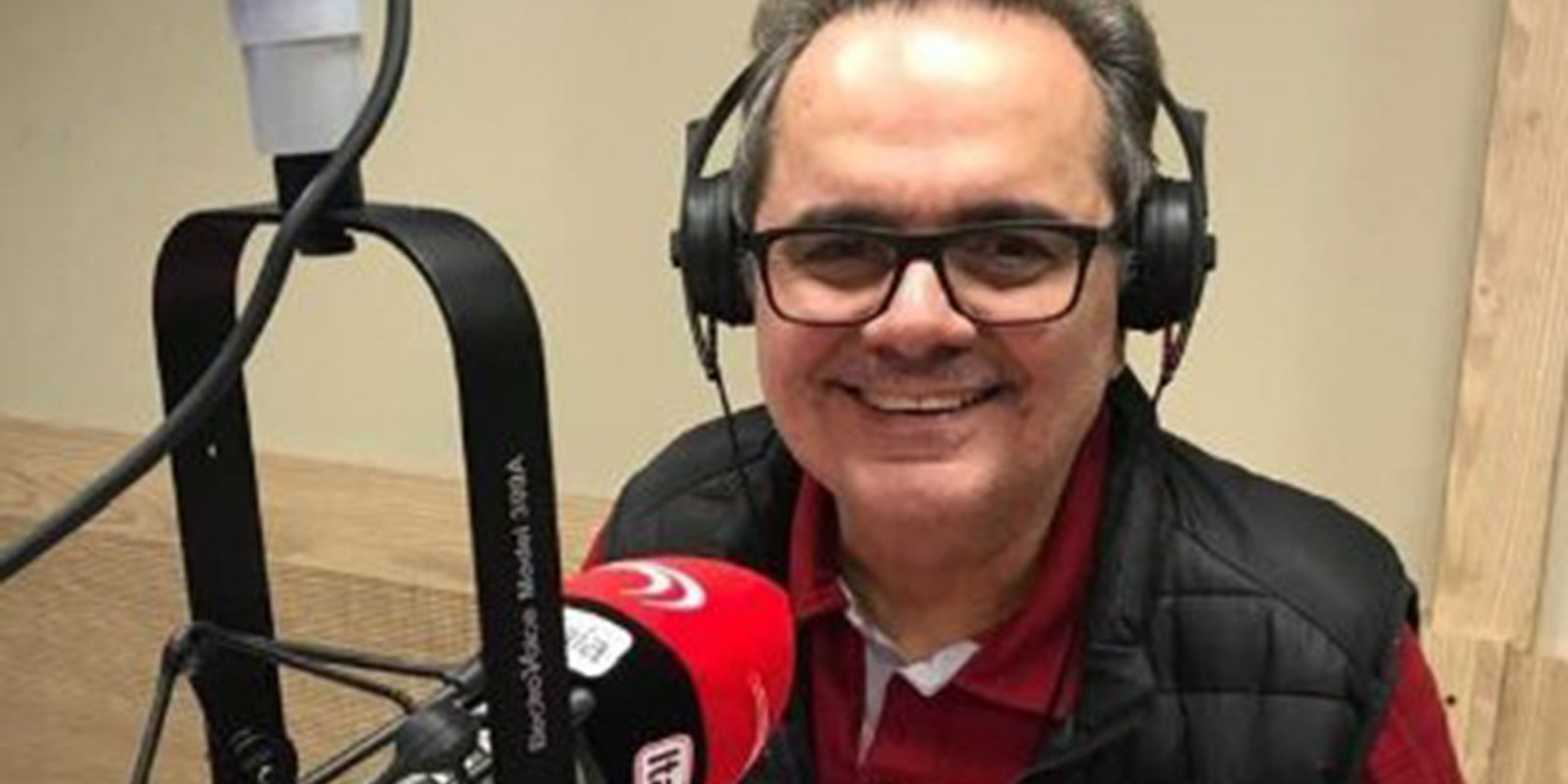 Ícone do rádio esportivo mineiro, Milton Naves morre aos 70 anos Ícone do rádio esportivo mineiro, Milton Naves morre aos 70 anos