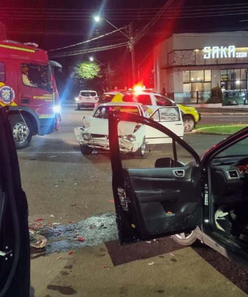 Cacetada! Acidente de trânsito entre três veículos mobiliza Bombeiros ao Coqueiral Imagem referente a Cacetada! Acidente de trânsito entre três veículos mobiliza Bombeiros ao Coqueiral