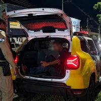Motorista bêbado causa acidente no Coqueiral, sopra 2,0 no bafômetro e acaba preso Imagem referente a Motorista bêbado causa acidente no Coqueiral, sopra 2,0 no bafômetro e acaba preso