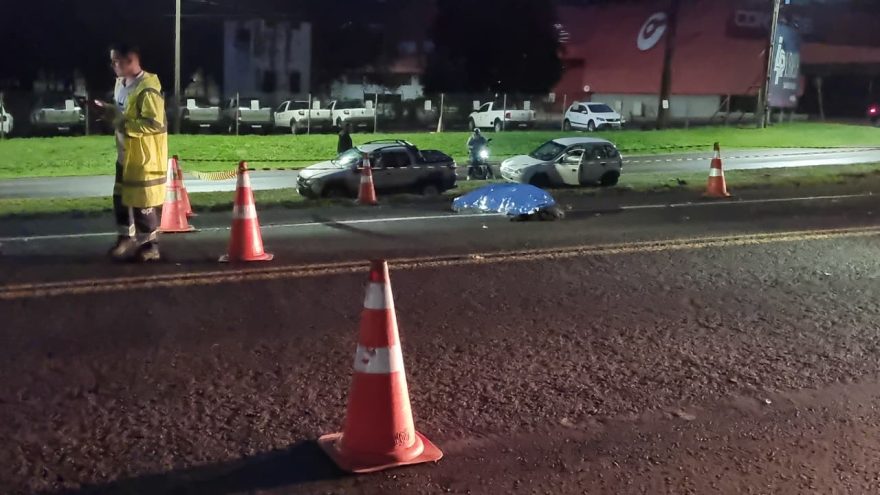Após se envolver em acidente, motorista tenta atravessar BR-277 e morre atropelado