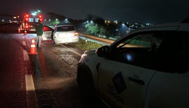 Imagem referente a Colisão entre carros deixa mulher ferida na PRc-467, em Cascavel