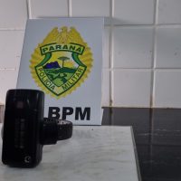 Imagem referente a PM apreende tornozeleira eletrônica rompida durante ação na rodoviária de Cascavel