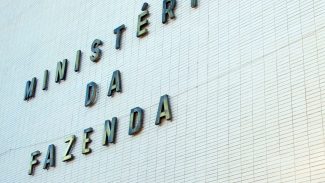 Fazenda eleva para 4,5% estimativa de inflação com guerra e petróleo Fazenda eleva para 4,5% estimativa de inflação com guerra e petróleo