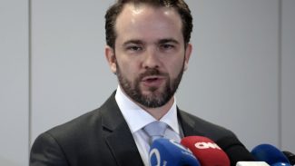 Durigan defende taxação de ultrarricos em agenda do G7