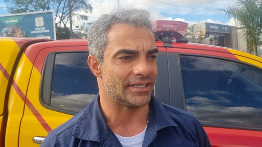 “Placa ficou sobre as pernas dele”, médico fala sobre atendimento a trabalhador ferido