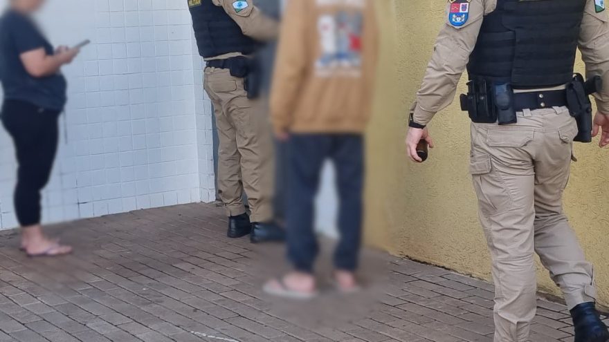 Adolescente é encaminhado à Delegacia após atirar contra irmão de 14 anos no Cascavel Velho
