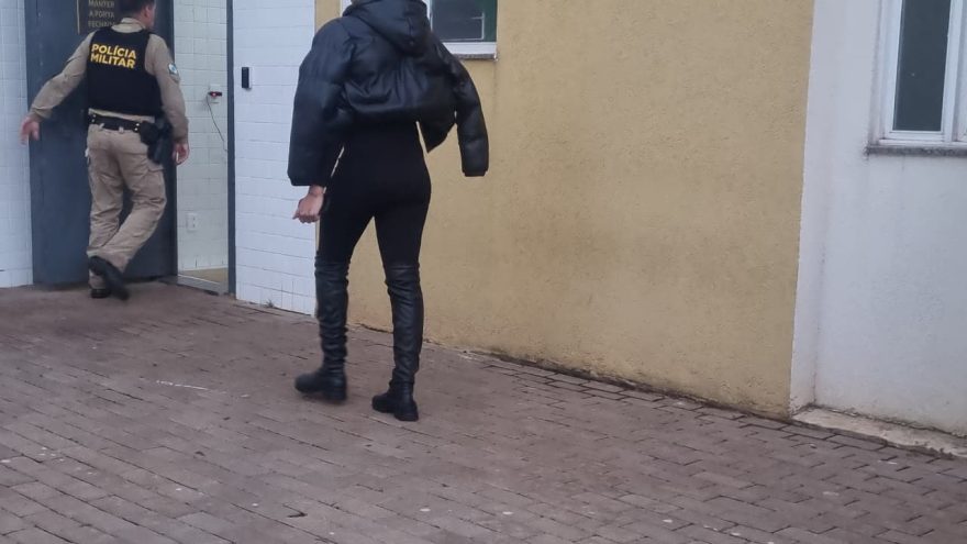Mulher trans é detida após agressão contra companheiro no Bairro Periolo