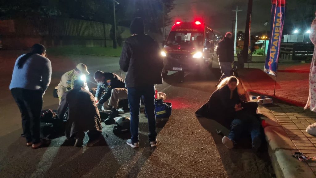 Acidente entre motocicletas deixa três feridos na Rua Rio da Paz em Cascavel