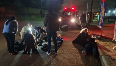 Imagem referente a Acidente entre motocicletas deixa três feridos na Rua Rio da Paz em Cascavel