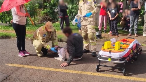 Motociclista fica ferido após colisão com carro na Rua Nereu Ramos Imagem referente a Motociclista fica ferido após colisão com carro na Rua Nereu Ramos