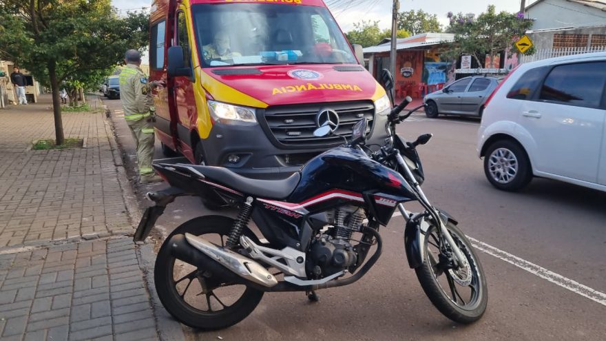 Motociclista fica ferido após acidente no Bairro Guarujá
